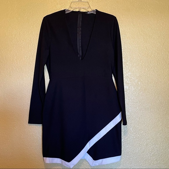 Missguided Dresses & Skirts - Missguided Womens Plunge Long Sleeve Dress